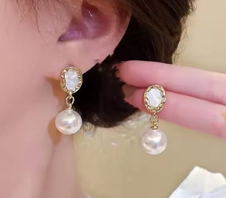 Picture of Pearl Pandent Earrings for Women Gold