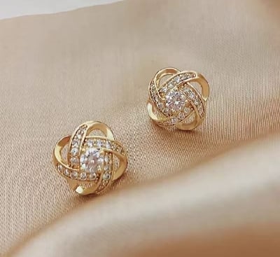 Picture of Needle Small Earrings  for Women Gold