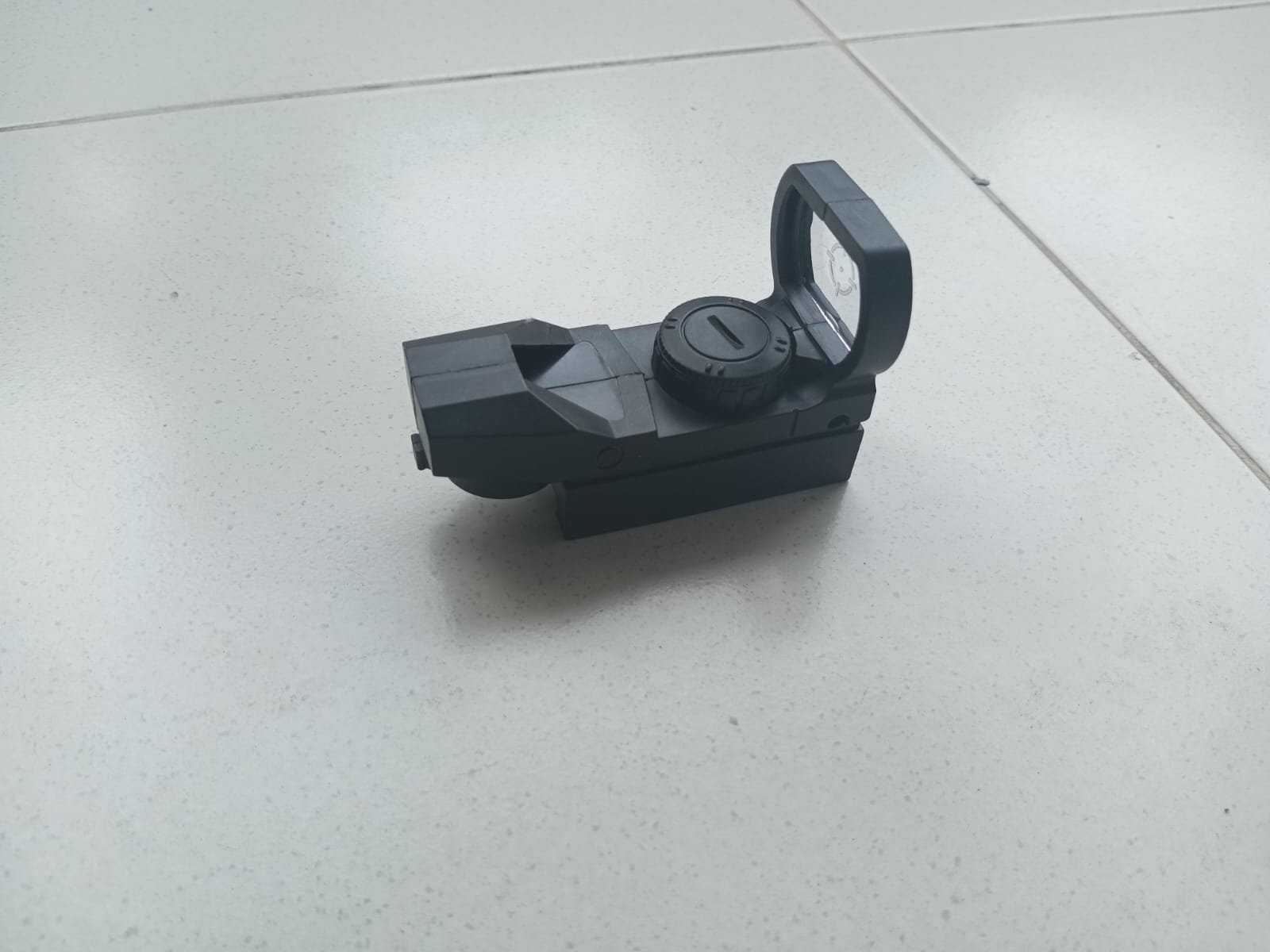 Picture of Plastic Target Sight Fun Toy Cross Sight Target Practice Red Light Battery Operated (Black)