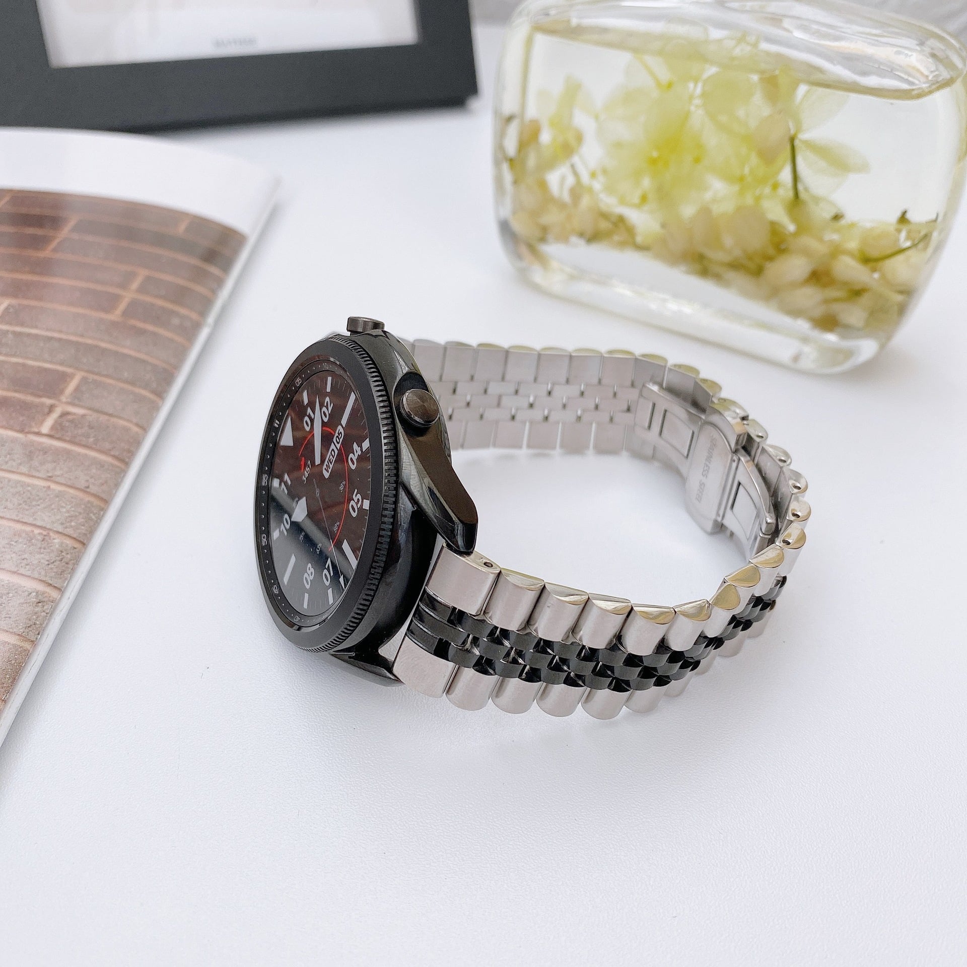 Picture of 20mm Stainless Steel Five Bead Watch Strap Premium Metal Bracelet for Smartwatches With Butterfly Buckle Jubilee Style (Silver Black,Not Specified)