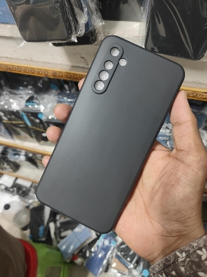 Picture of back cover for realme xt  / realme x2