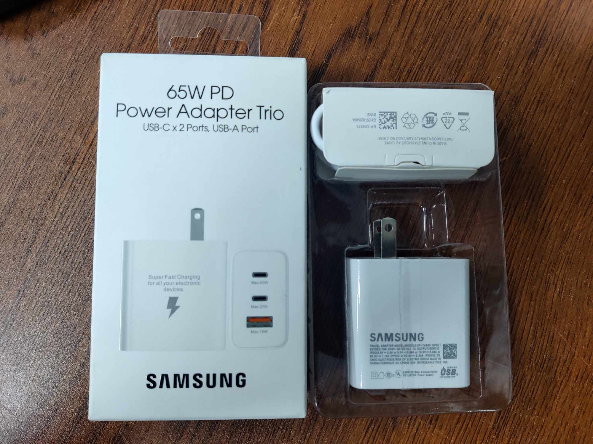 Picture of samsung 65w pd power adapter trio usb x2 port usb a port