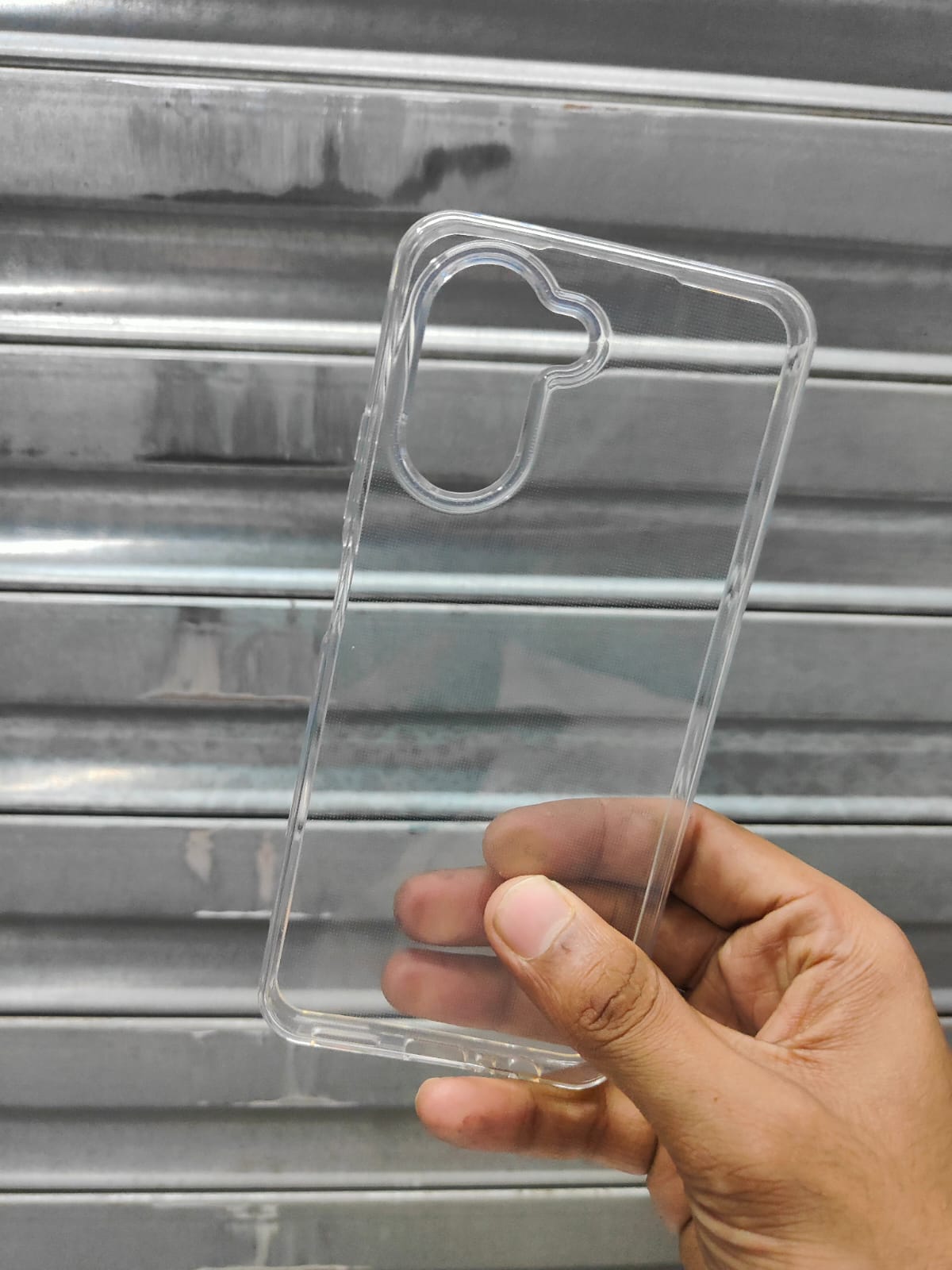 Picture of transparent back cover for realme c33