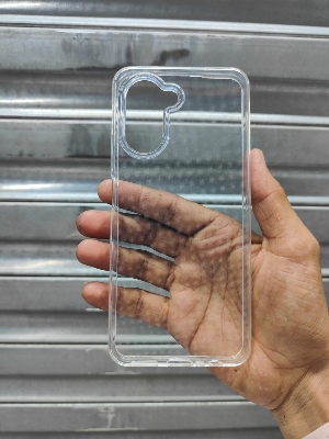 Picture of transparent back cover for realme c33