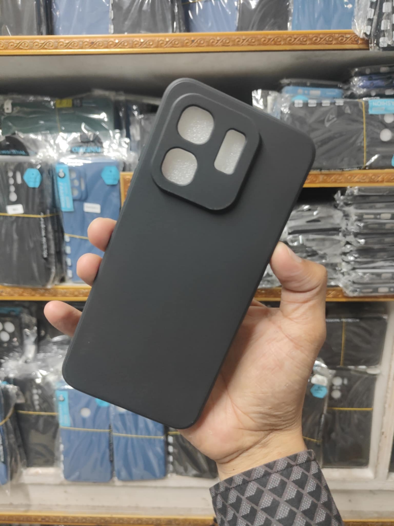Picture of For Infinix Smart 9 \ Hot 50i / X6532 Heavy Strong Liquid Silicone Back Cover Soft Gel Rubber Shockproof Cover For Infinix Smart 9 Phone Case