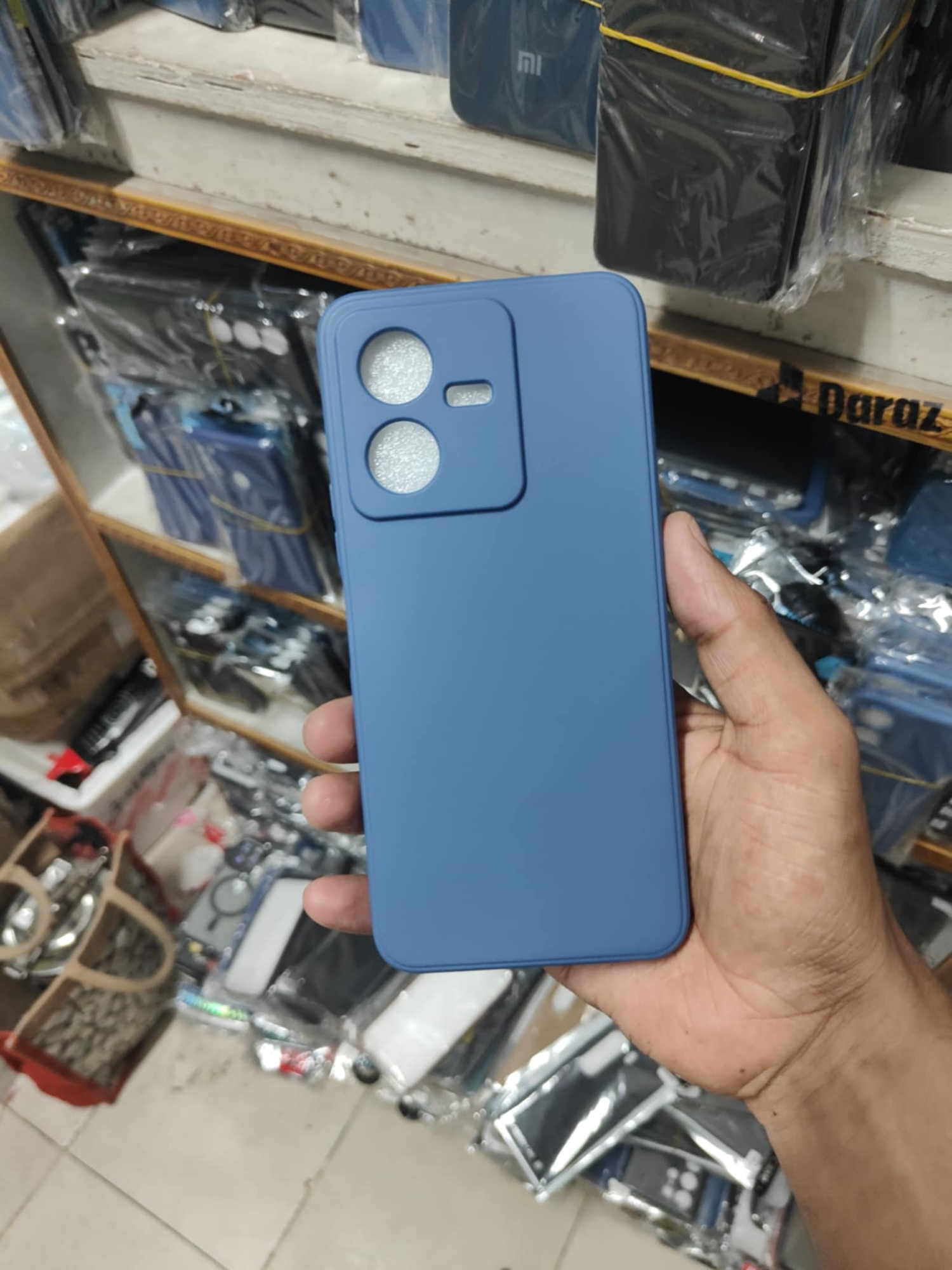 Picture of Silicone Cases For Vivo Y22 Y22s Luxury Soft Super Shockproof Camera Bumper Protective Trendy Stylish Silicon Back Covers Cases Phone Back Covers