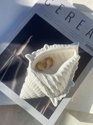 Picture of Elegant Conch Shell Shaped Decorative Bowl | Handmade Gypsum Art Showpiece | Unique White Sea Shell Design Home Décor Gift Item --- best for indoor planter, candle holder , jewellery or small things storage box, table and living room decorations