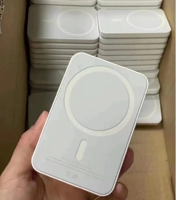 Picture of Fast Charging MagSafe Charger 15W Wireless Magnetic Mini Battery Pack Power Bank for iPhone X /11/ 12 /13 / 14/ 15 /16/17 Apple Magsafe