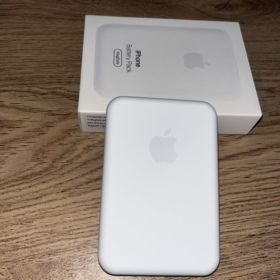 Picture of Fast Charging MagSafe Charger 15W Wireless Magnetic Mini Battery Pack Power Bank for iPhone X /11/ 12 /13 / 14/ 15 /16/17 Apple Magsafe