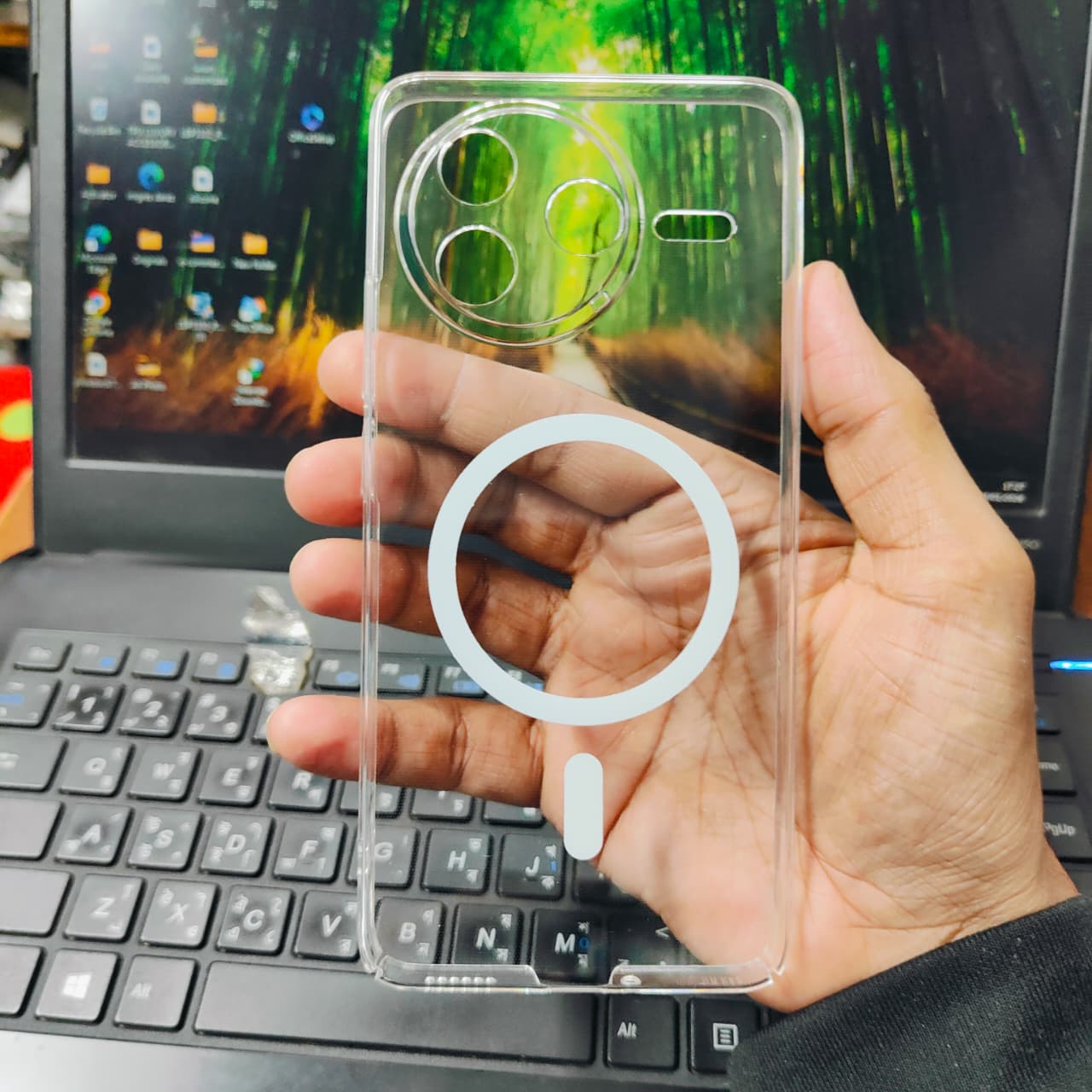 Picture of Xiaomi Poco F7 Pro / Xiaomi Redmi K80 Anti Yellow Magsafe Unique Case For Xiaomi Poco F7 Pro / Xiaomi Redmi K80 Clear Hard Transparent Phone Back Cover case