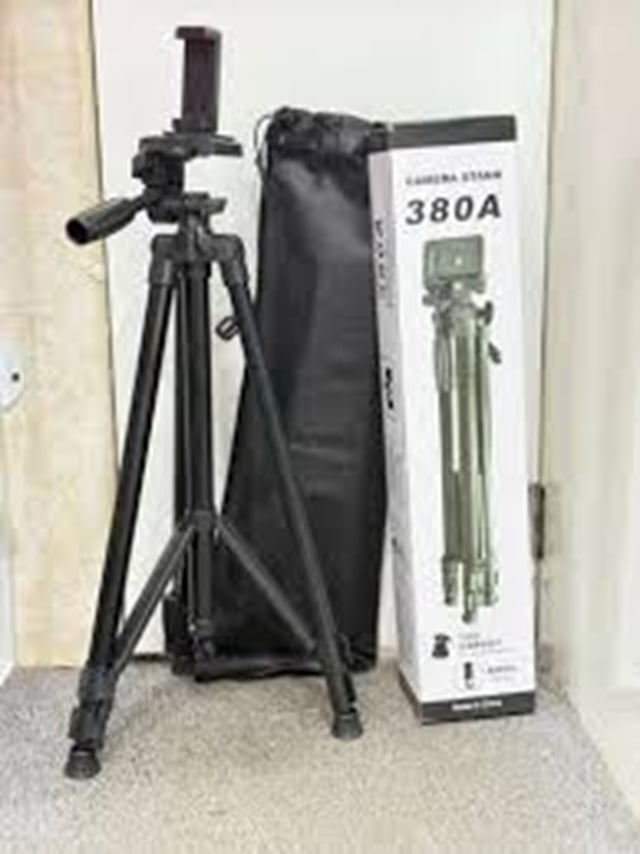 Picture of Smartphone, Camera and Mobile 380A TRIPED METAL ALOLY Lightweight Camera Mount Stand 4.6-Foot 3 Way Head-Black
