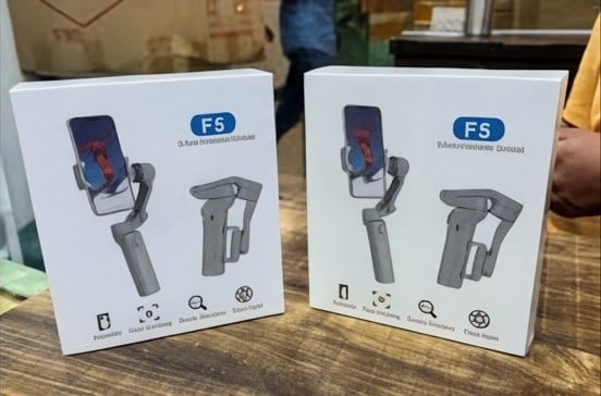 Picture of F5 3-Axis Handheld Stabilizer with Face Tracking for Short Videomobile