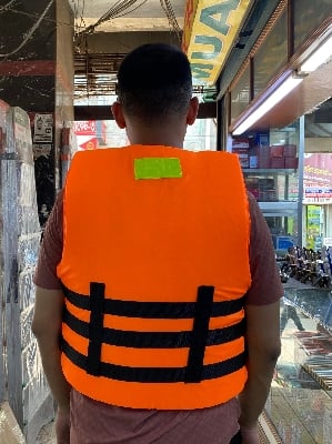 Picture of Life Jacket Heavy-Duty Adult – 130kg Ideal for Swimming & Water Safety Multicolor 
