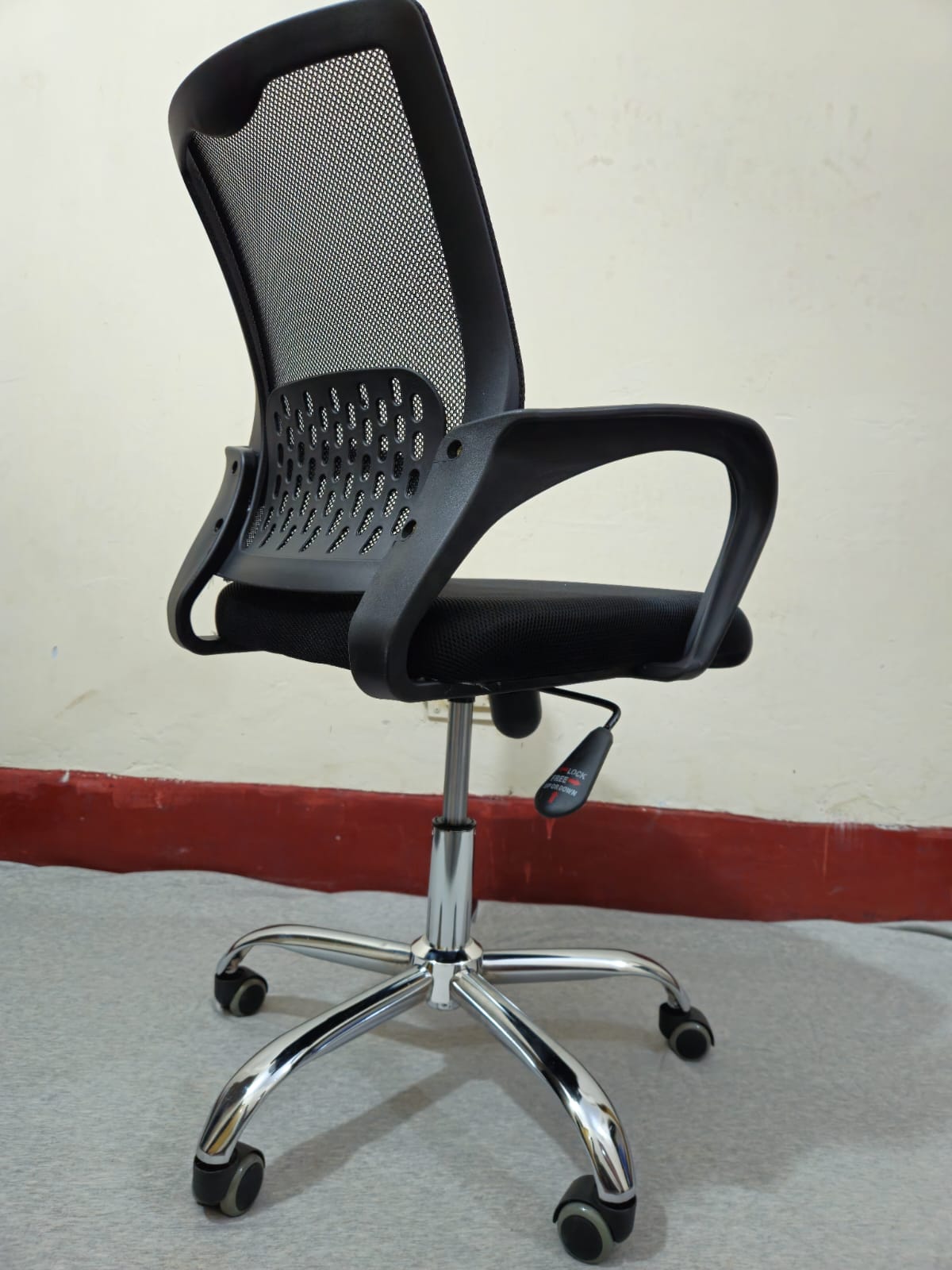 Picture of Furniture Finds Executive Chair FF-EC-001ss (Chaina Mesh 2) Smart Office Executive Chair (Black)