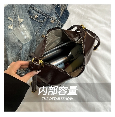Picture of New Style Large-Capacity Shoulder Bag - brown