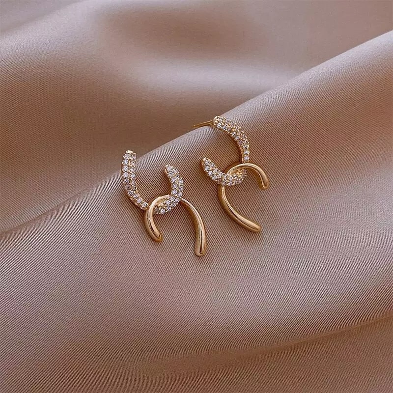 Picture of Square hoop earring for women Gold 