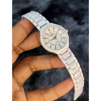 Picture of Simple & Elegant Design Rose Gold Analog Watch For Girls White 