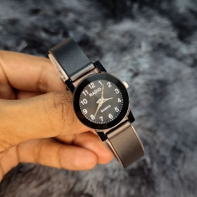 Picture of Black Belt Simple Women Small Dial Watch Sweet Leather Strap Wrist Watches Gift Black 