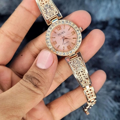 Picture of Simple Vintage  Stainless Steel Women Small Dial Watch Sweet Leather Strap Wrist Watches Gift Gold 