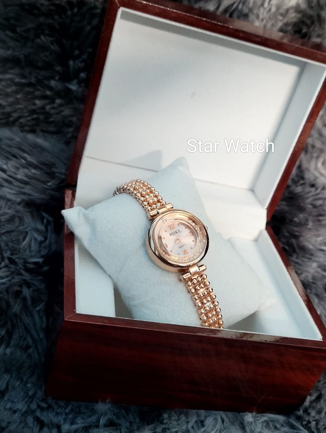 Picture of Analog stylish elegant watch for women - Rose gold Gold 
