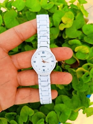 Picture of Stainless Steel Fashionable stainless analogue Hand watches for Women - ঘড়ি White 