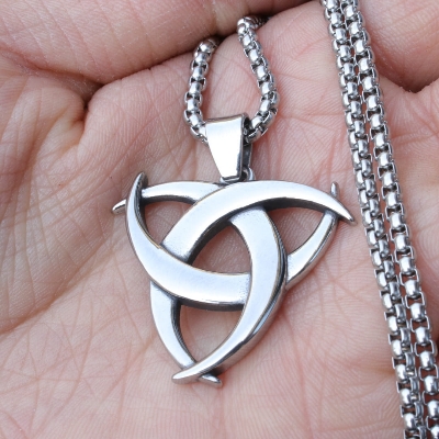 Picture of New Pendant Necklace For Men Stainless Steel Chain Necklace For Men Silver 