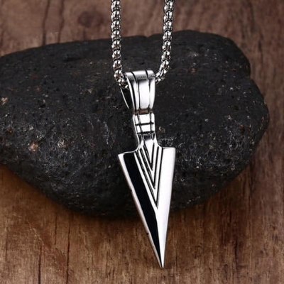 Picture of Arrow Necklace Stainless Steel Trendy Fashion Arrow Design Chain for Men Silver 
