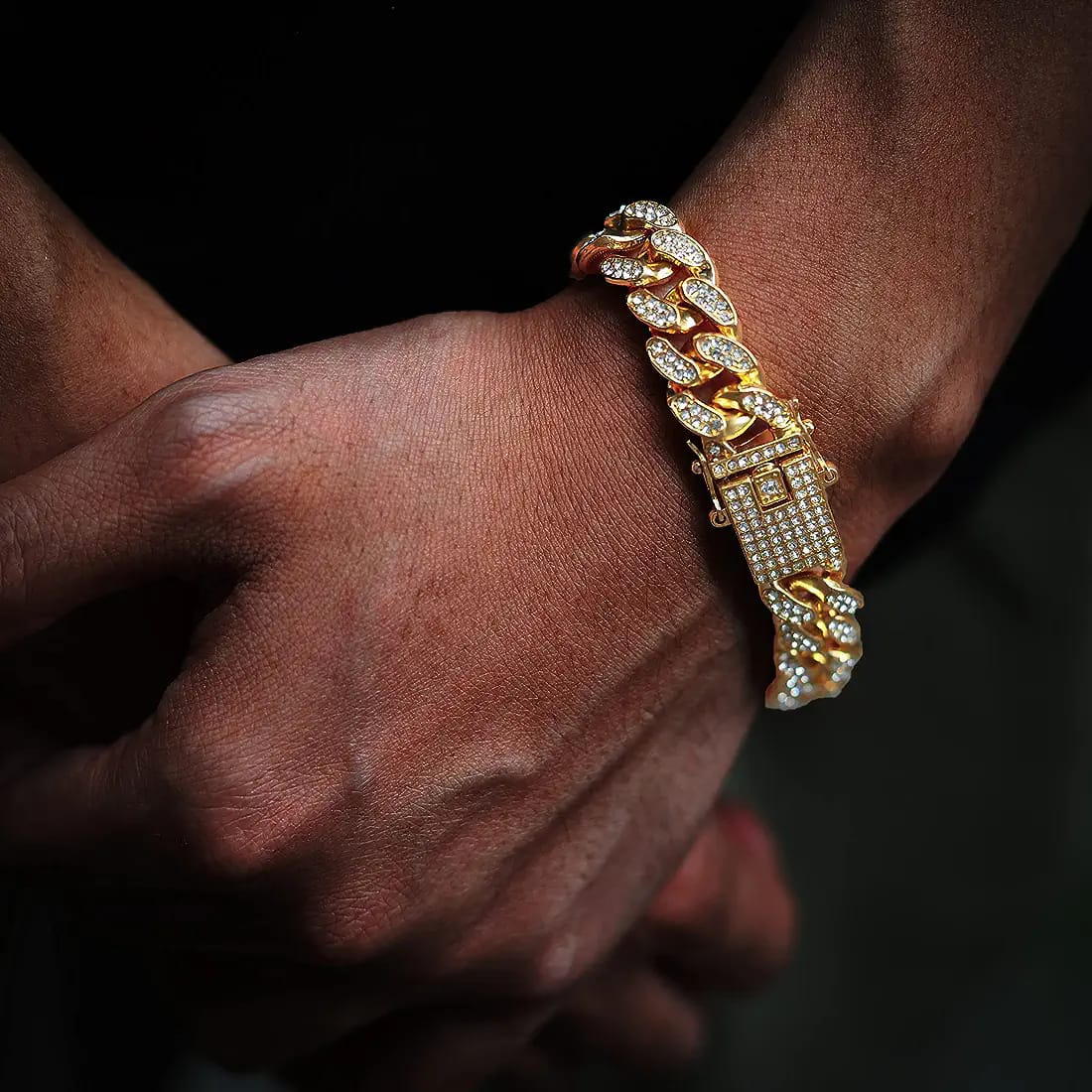 Picture of Trendsetter -Upscale Living -New style Men Cuban Link Chain Bracelet Shiny Rhinestone Inlaid Bangle Jewelry- Inventive Choice -For Men  