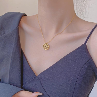 Picture of Sweet Rhinestone Bow Knot Pendant Necklace Elegant Summer Imitation Choker Necklace For Women Jewelry Gifts Gold 