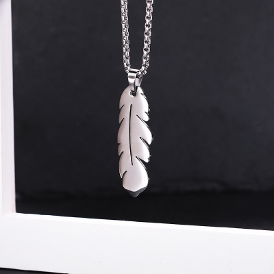 Picture of Men's Necklace Stainless Steel with Lucky Leaf  Pendant and SilverChain  Stainless Steel Silver 