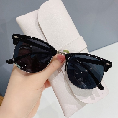 Picture of New Trendy Look Very Stylish Black Sunglass for Men Black 