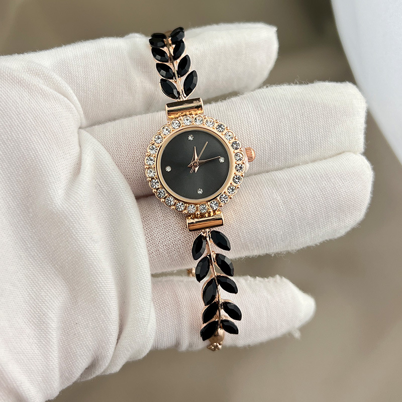 Picture of Luxury Fashion Stainless Steel Imported Wuartz Movement Ladies Wristwatch For Women  