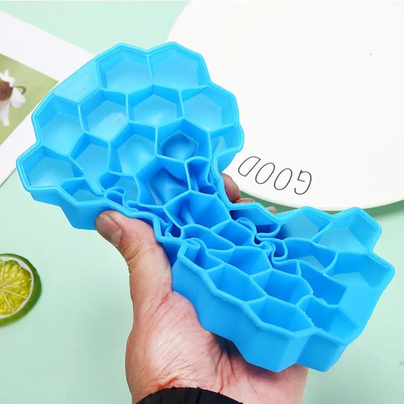 Picture of New High Quality Silicone Ice Cube Tray with Cover Food Grade Small Kitchen Appliances Ice Makers Multicolor 