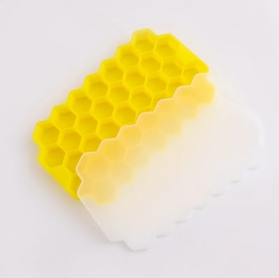 Picture of New High Quality Silicone Ice Cube Tray with Cover Food Grade Small Kitchen Appliances Ice Makers Multicolor 