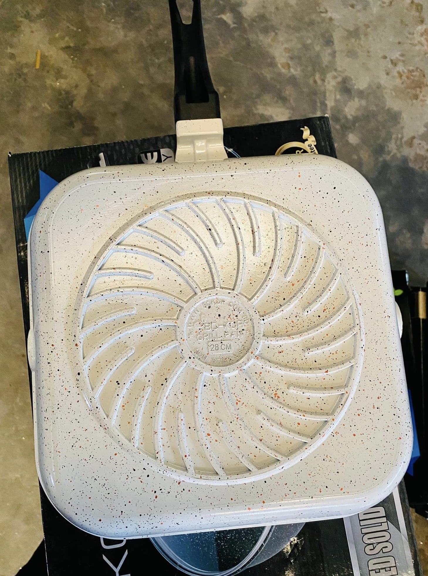 Picture of BD-KOR GRILL PAN (28 CM) With Out Lid Multicolor