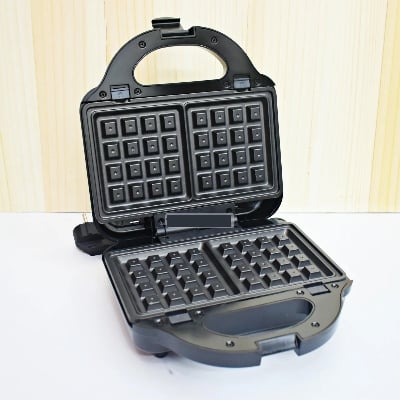 Picture of RedSwiss 3 In 1 Sandwich Maker RSWM-003 with Sandwich Plate, Grill Plate & Waffle Plate Multicolor