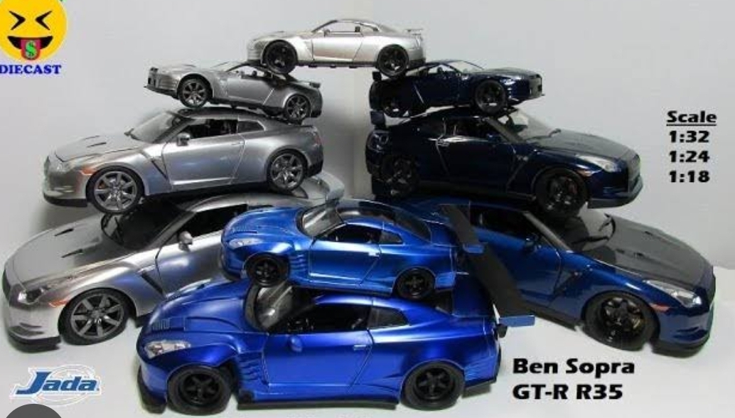 Picture of 1 PC Diecast Metal Nissan GTR 1:32 Scale Pull Back Replica Multicolor