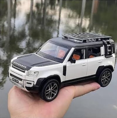 Picture of 1PC 1:24 Landrover Defender Diecasts Alloy Car Luxurious Simulation Toy Vehicles Metal Car 6 Doors Open Model Car Sound Light Toys For Gift Multicolor