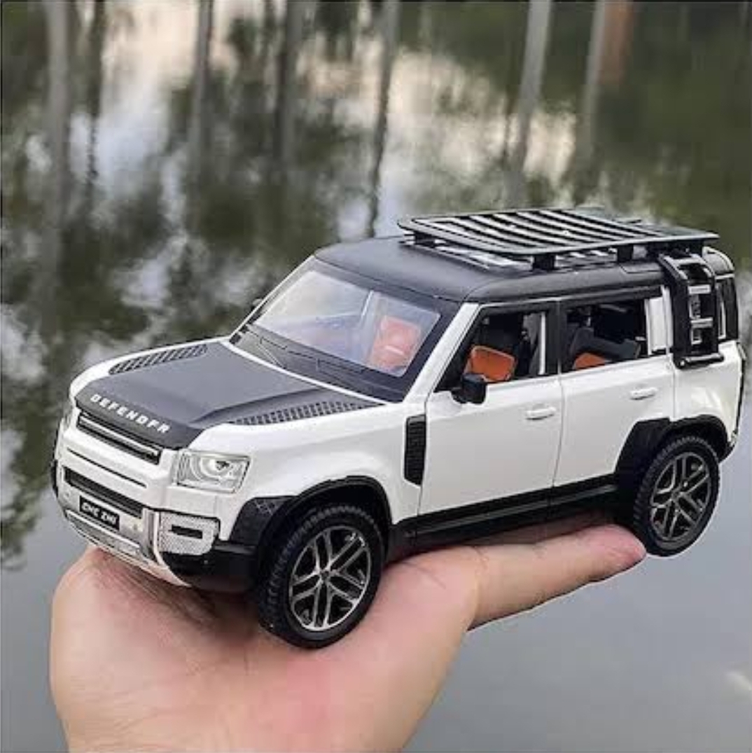 Picture of 1 PC 1:24 Landrover Defender Diecasts Alloy Car Luxurious Simulation Toy Vehicles Metal Car 6 Doors Open Model Car Sound Light Toys For Gift Multicolor
