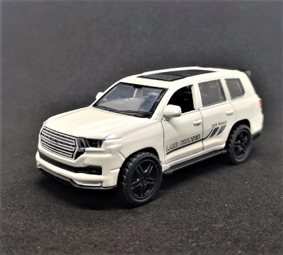 Picture of 1 PC Land Cruiser 1:36 Bulk large alloy off-road car model simulation children's toy car Multicolor