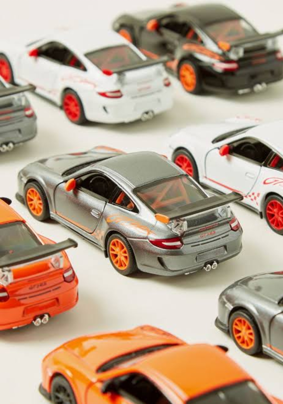 Picture of 1PC Porsche 1:36 alloy sports car model Multicolor