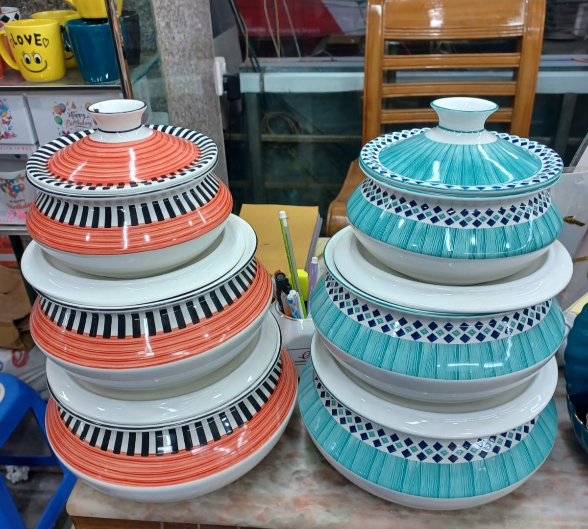 Picture of 1 Set 6 PCS Ceramic Curry Bowl / Casserole Dish with Lid Multicolor