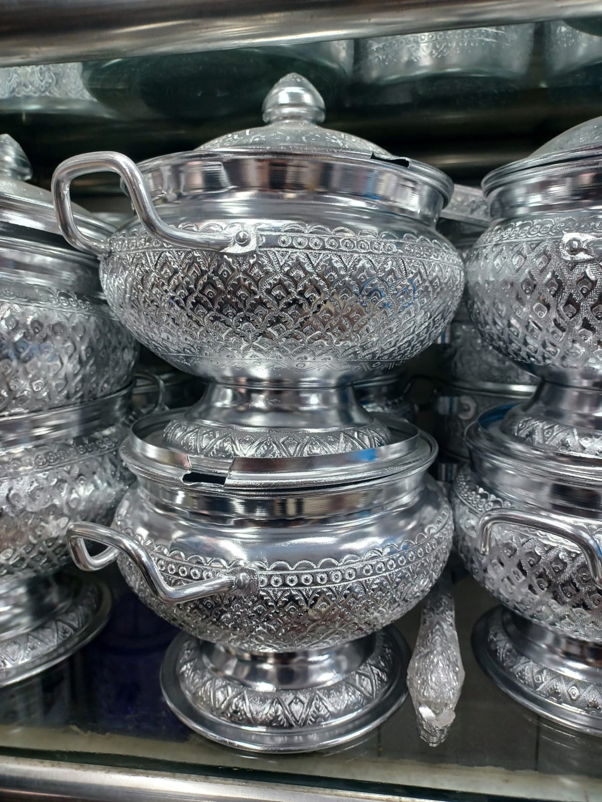 Picture of 1PC Rice Bowl & Ladle Spoon Thai Pattern Rice Container Aluminum Curry Serving 324 Silver324