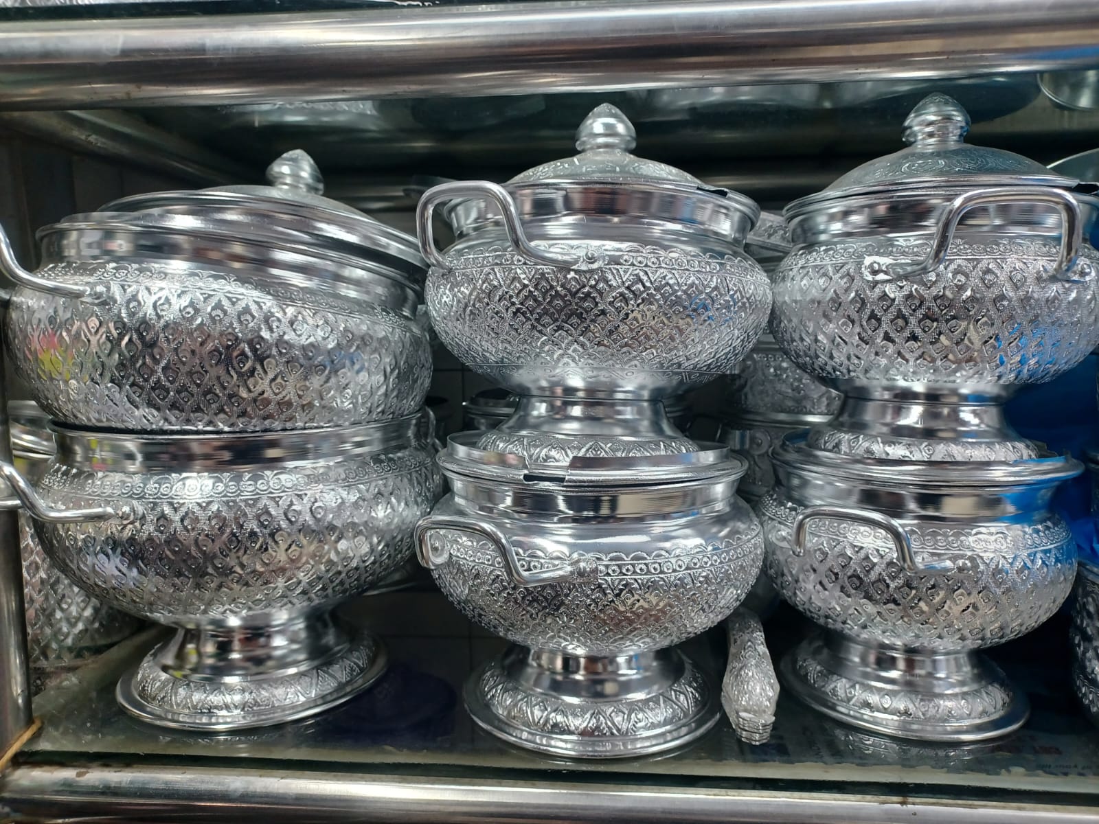 Picture of 1PC Rice Bowl & Ladle Spoon Thai Pattern Rice Container Aluminum Curry Serving 322 Silver322
