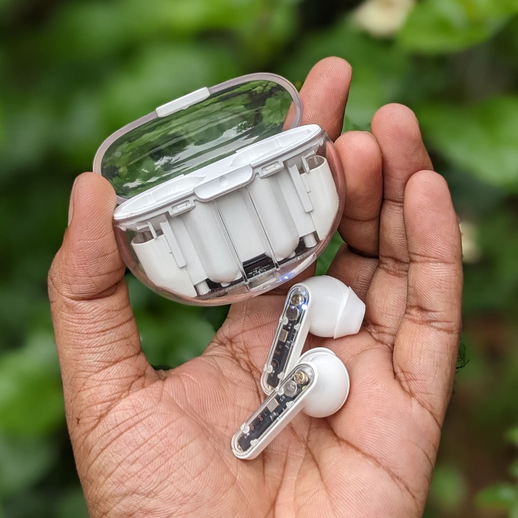 Picture of Mobicom TWS-T40 Bluetooth High beat ,cool ENV  Earbuds v5.3 by Latfu