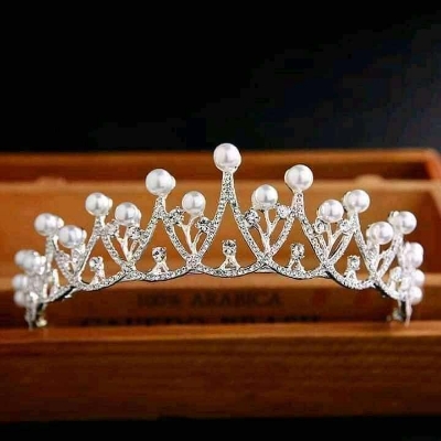 Picture of Wedding Crown Hair Jewelry Bridal Hair Accessories Women Baroque Pearl Crown Rhinestones Crystal Tiaras Bride Queen Party Crowns Gift - Silver