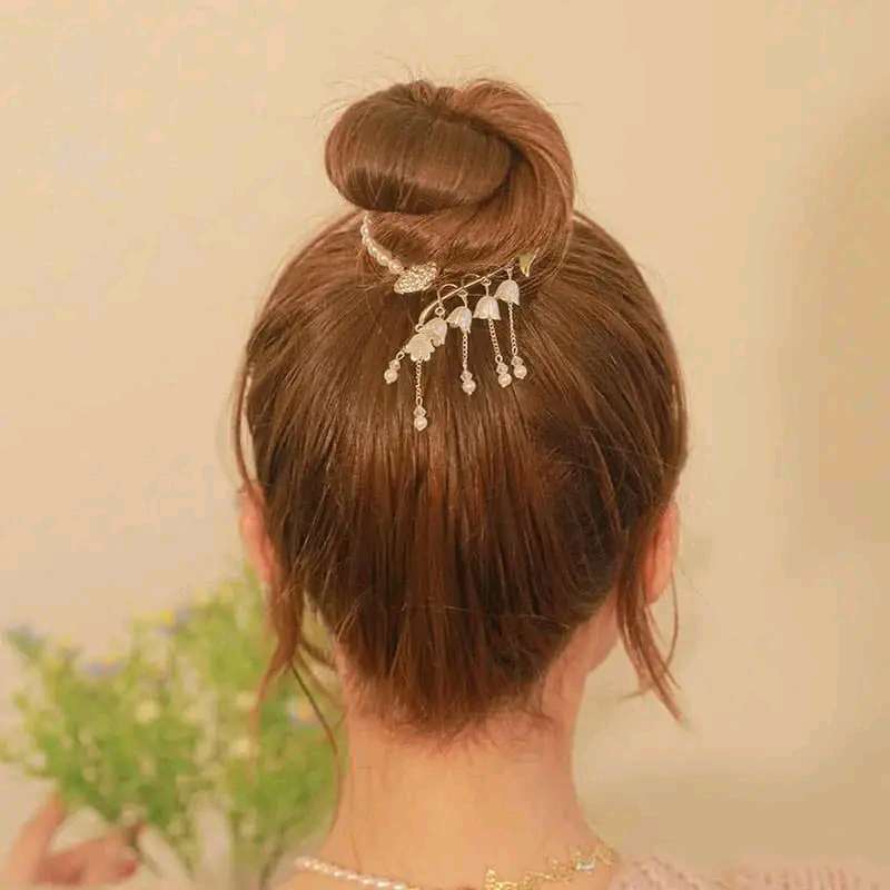 Picture of Beautiful Bokul Flower Hair Band For women - White