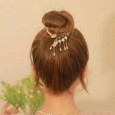 Picture of Beautiful Bokul Flower Hair Band For women - White