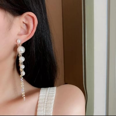 Picture of Popular Long Pearl Claw Chain
Zircon Tennis Earrings - Gold - Adjustable