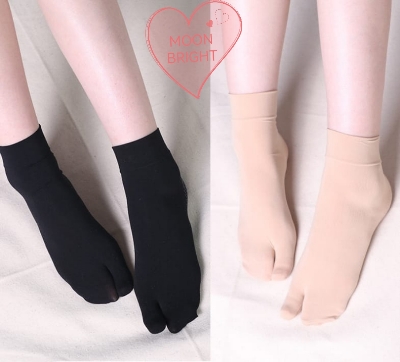 Picture of Two Finger winter Socks Japanese Style Socks black and skin colour 1 pair